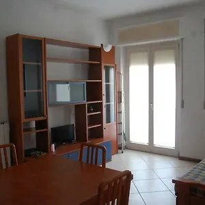  Apartment La Finestra Sul Parco Italien